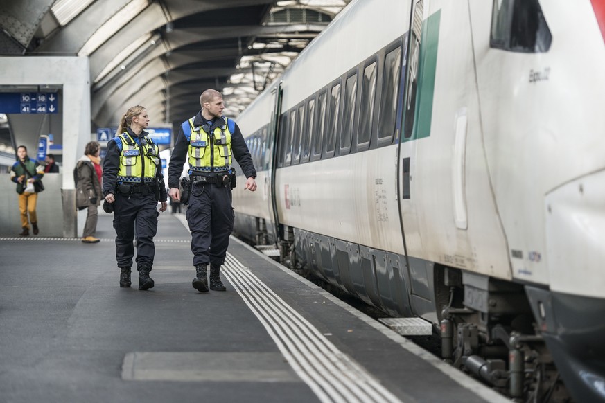 Der SBB-Transportpolizeikorps umfasst rund 240 Polizistinnen und Polizisten.