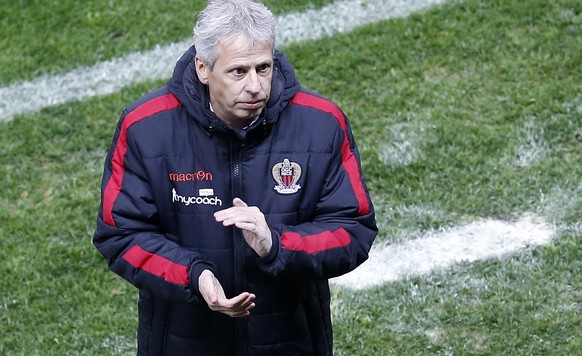 ARCHIVBILD --- ZUM WECHSEL VON LUCIEN FAVRE ALS TRAINER ZU BORUSSIA DORTMUND STELLEN WIR IHNEN FOLGENDES BILDMATERIAL ZUR VERFUEGUNG --- epa05778740 OGC Nice&#039;s Swiss head coach Lucien Favre durin ...