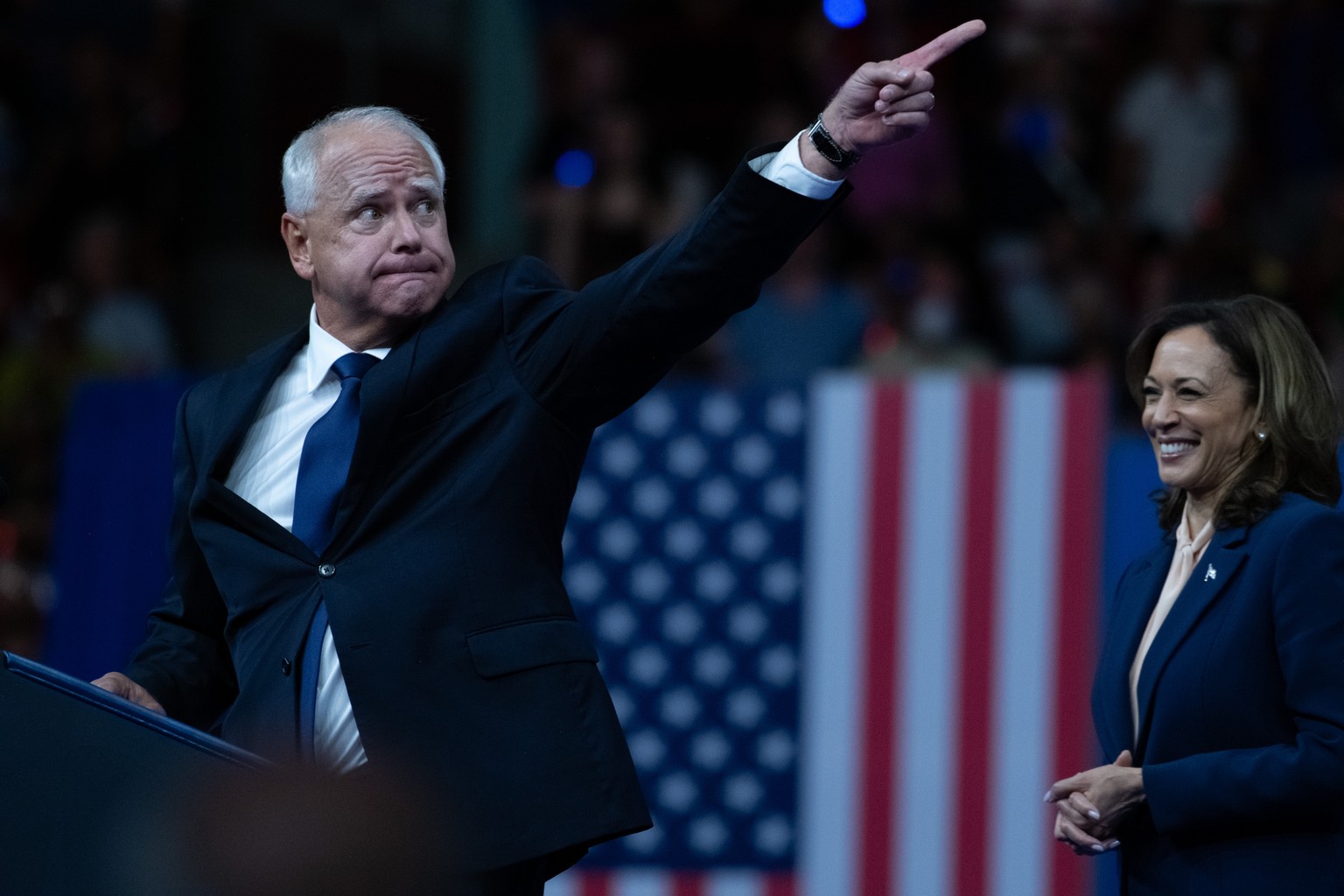 epaselect epa11532161 Democratic presidential candidate US Vice President Kamala Harris (R) holds a campaign rally with her new running mate Democratic vice presidential candidate Minnesota Governor T ...
