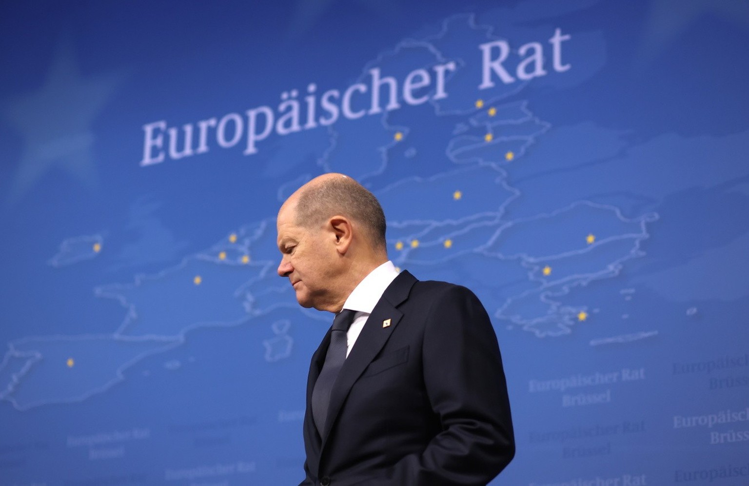 epa10942679 German Chancellor Olaf Scholz gives a press conference at the end of the second day of the European Council meeting in Brussels, Belgium, 27 October 2023. In a two-day summit on 26-27 Octo ...