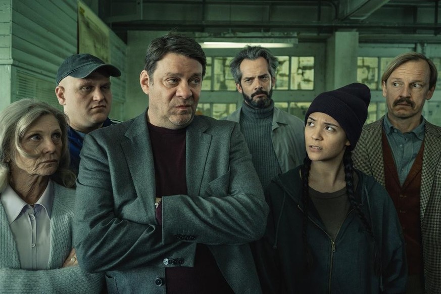 Die Beschatter
Staffel 1 / Folge 5
2022

Der Wind dreht sich:
Esther Gemsch als Doro Iselin, Dardan Sadik als Milan Giokaj, Roeland Wiesnekker als Leo Brand, Martin Rapold als Roger Hasenfratz, Meryl  ...