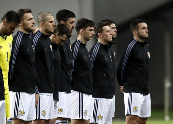 epa08827877 Match officials (L) and the team of Scotland before the UEFA Nations League match between Israel vs Scotland in Netanya, Israel, 18 November 2020. EPA/ATEF SAFADI