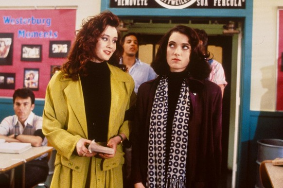 Winona Ryder and Shannen Doherty in Heathers (1988)