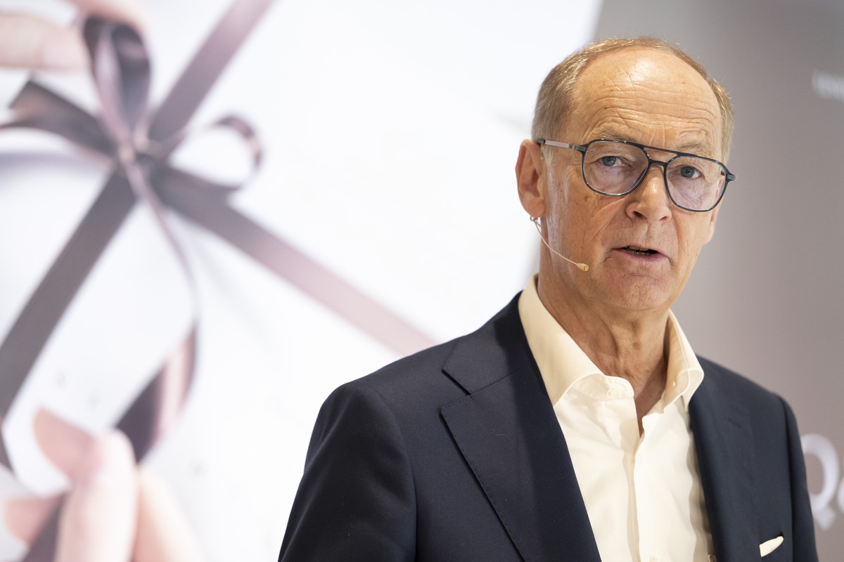 Adalbert Lechner, Group CEO, speaks during the press conference of the full-year results 2025 of the chocolate factory Lindt and Spruengli in Kilchberg, Switzerland, Tuesday, March 10, 2026. (KEYSTONE ...