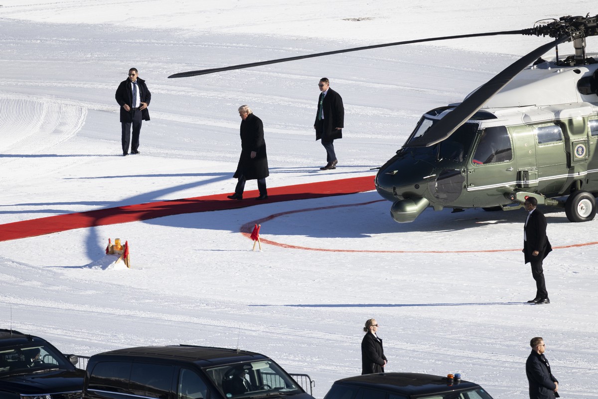 US President Donald Trump walks out of the Marine One helicopter as he arrives for the 56th annual meeting of the World Economic Forum, WEF, in Davos, Switzerland, on Wednesday January 21, 2026. The m ...