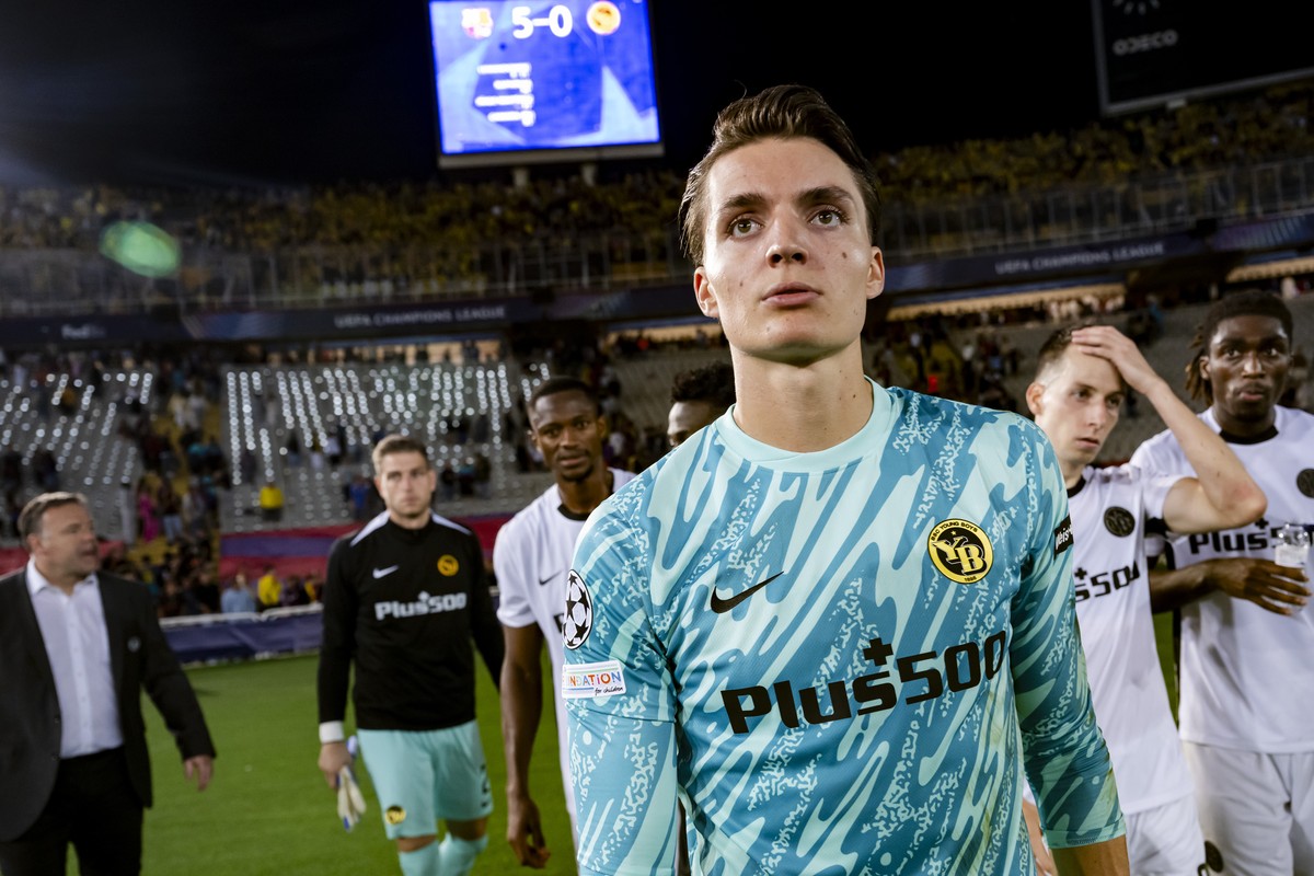 YB's soccer players with YB's goalkeeper Marvin Keller react during the UEFA Champions League, League phase soccer match, between FC Barcelona and BSC Young Boys at the Estadi Olimpic Lluis  ...