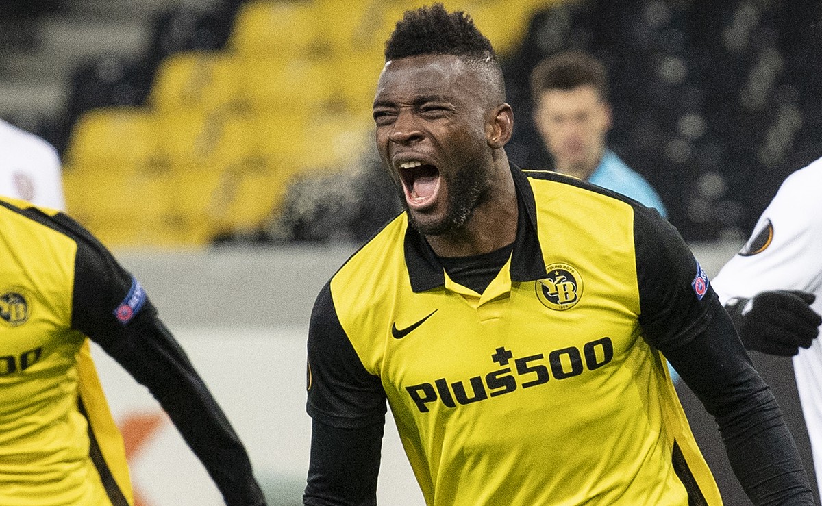 YB's Jean-Pierre Nsame, right, and YB's Christopher Martins celebrate the to 1-1 during the UEFA Europa League group stage group A matchday 6 soccer match between Switzerland's BSC Youn ...