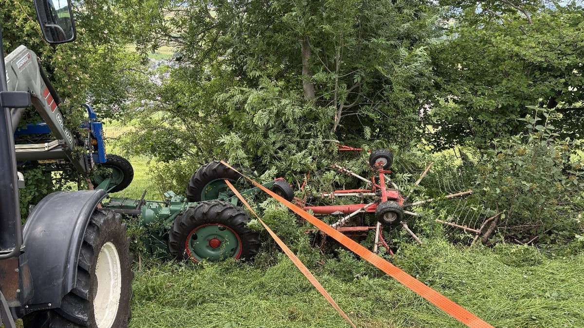 Oberdorf BL: Traktor überschlägt sich – Fahrer verletzt