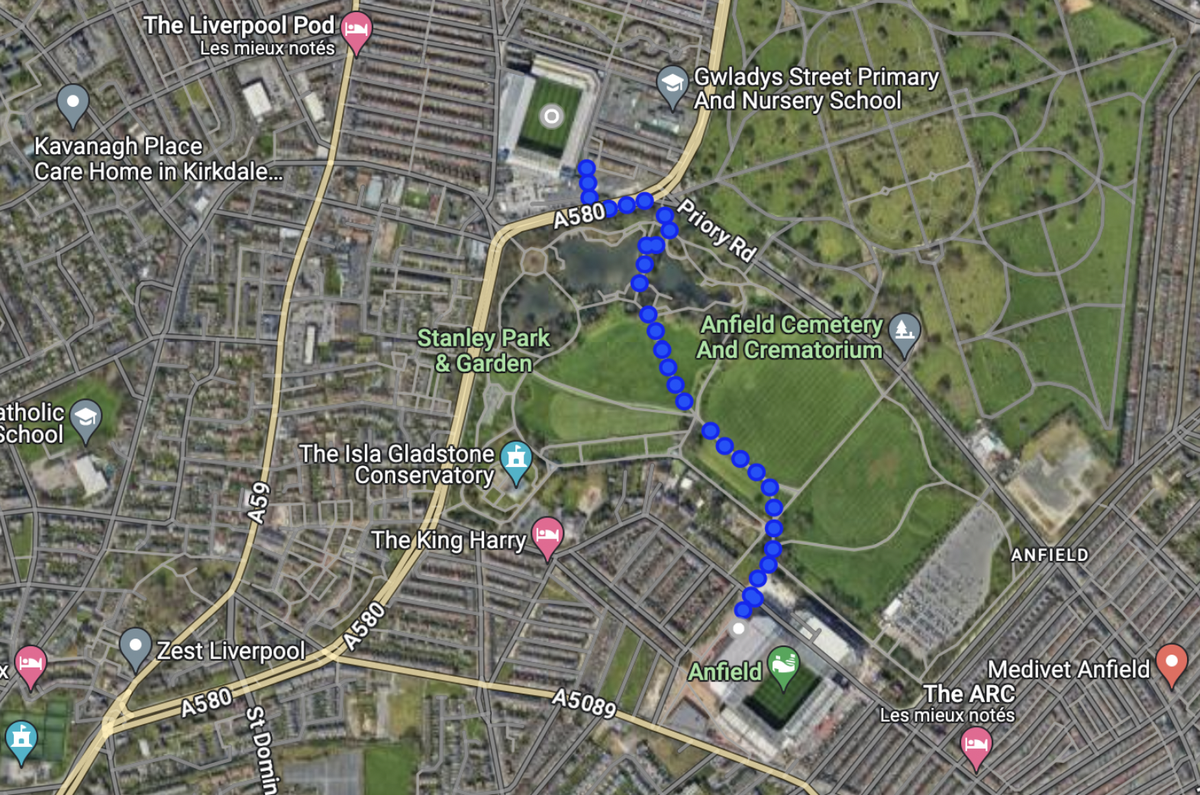 L'immense parc Stanley sépare Goodison Park (en haut) d'Anfield, mais ce ne sera bientôt plus le cas: Everton inaugurera cet été un nouveau stade sur les bords de la Mersey. Il sera situé à 3,4 km de ...