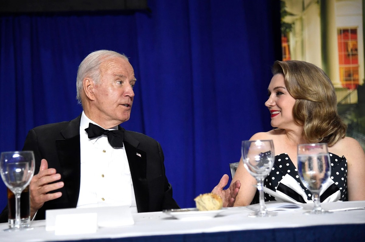 Tamara Keith a notamment accompagné le président Joe Biden en Israël et à Paris.