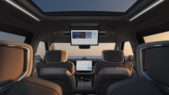 Neuer Volvo Van: Nebst dem Fahrer-Display gibt es ein grosses Display für Filme oder Videokonferenzen