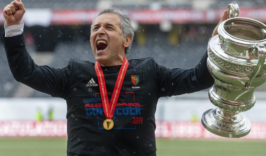 Basels Spieler feiern den Cupsieg, nach dem Schweizer Fussball Cupfinalspiel zwischen dem FC Basel und dem FC Thun, am Sonntag 19. Mai 2019, im Stade de Suisse in Bern. (KEYSTONE/Marcel Bieri)