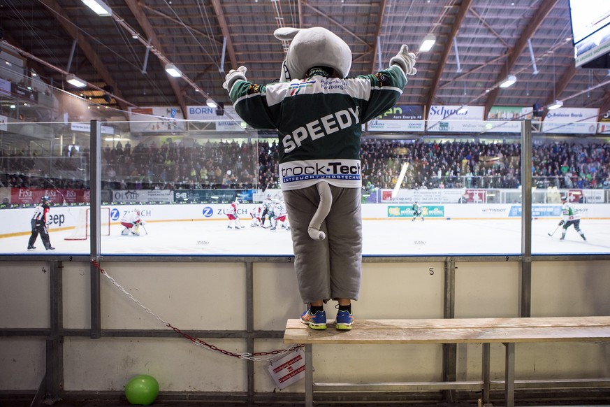 Maskottchen &quot;Speedy&quot; vom EHC Olten waehrend dem Swiss Ice Hockey Cup 1/8 Final zwischen dem EHC Olten und dem EHC Biel-Bienne am Sonntag, 22. Oktober 2017, im Stadion Kleinholz in Olten. (KE ...