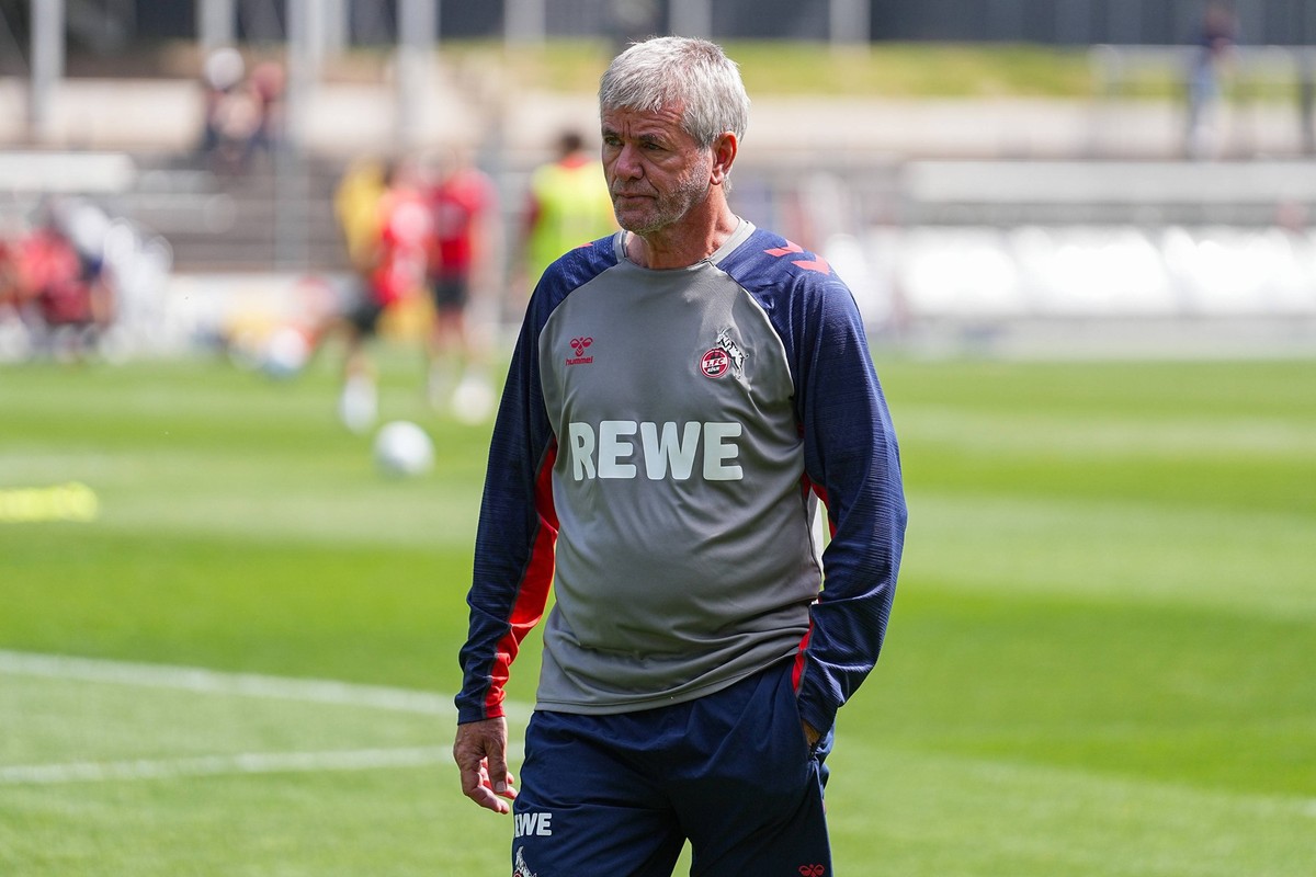 14.05.2025, xydrx, Fu�ball, Training, 1.FC K�ln, Gei�bockheim: Friedhelm Funkel Cheftrainer 1.FC K�ln Nordrhein-Westfahlen Deutschland *** 14 05 2025, xydrx, Football, Training, 1 FC K�ln, Gei�bockhei ...