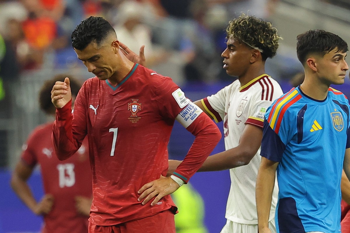 epa13093066 Cristiano Ronaldo (L) of Portugal reacts after their defeat in the FIFA World Cup 2026 Round of 16 match Portugal against Spain, in Dallas, USA, 06 July 2026. EPA/CHRISTOPHER NEUNDORF