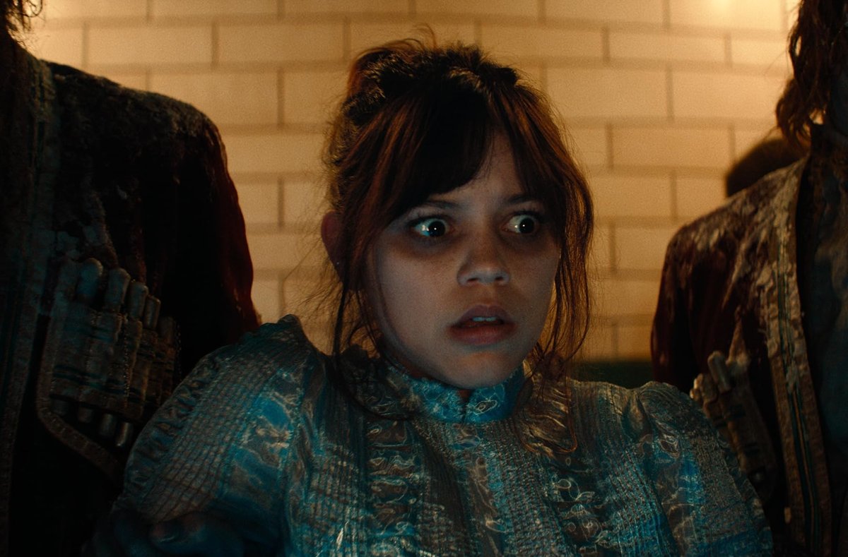 Jenna Ortega joue Lydia Deetz, la fille de Delia Deetz.