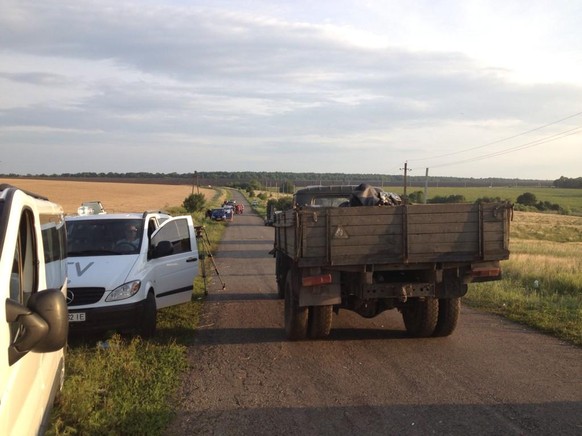 Russische Kamerateams können sich ungehindert im ganzen Sperrgebiet frei bewegen, während westliche Journalisten aussen vor bleiben.&nbsp;