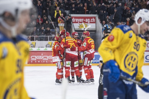 Biels Spieler jubeln nach ein Tor, beim Eishockey Meisterschaftsspiel der National League zwischen dem EHC Biel und den HC Davos, am Samstag, 19. Januar 2019, in der Tissot Arena in Biel. (KEYSTONE/Ad ...