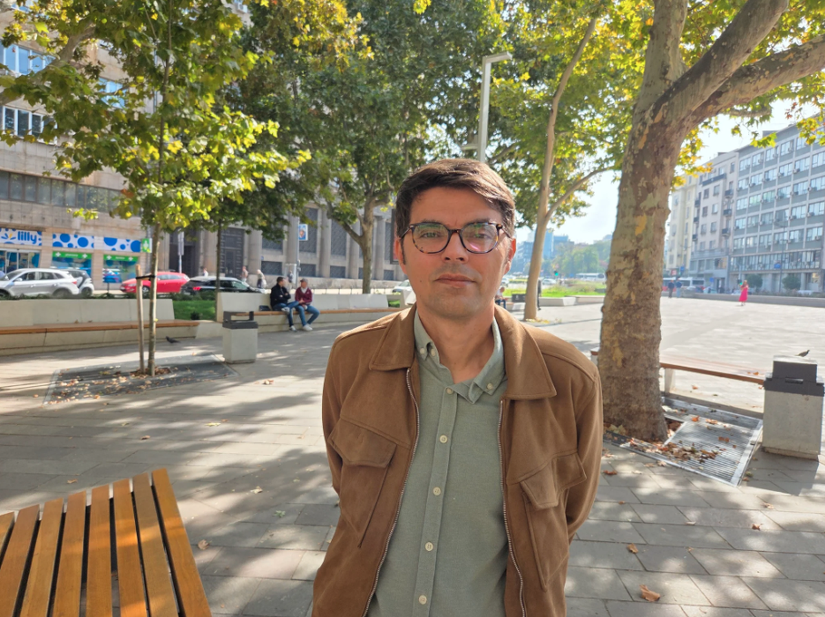 Slobodan Bubnjević se présente sur la liste des étudiants à Belgrade.