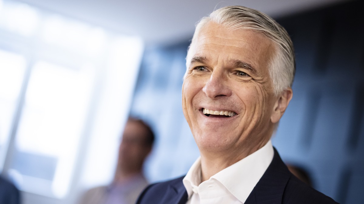 Nationalratskommission-ist-gegen-fixe-Limite-bei-Banken-L-hnen