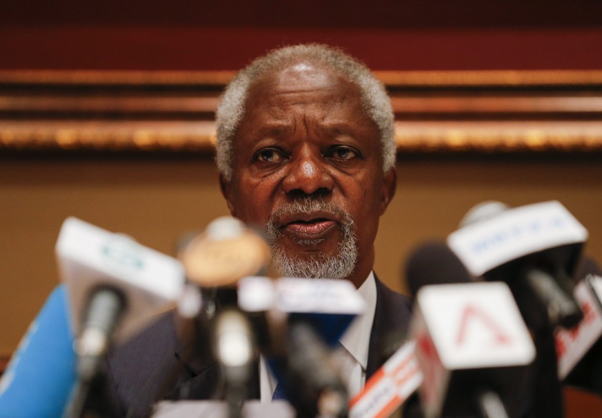 epa05662098 Former UN secretary general Kofi Annan talks to media during the press meeting about his second visit to Myanmar, Yangon, Myanmar, 06 December 2016. Kofi Annan, who chairs the advisory com ...