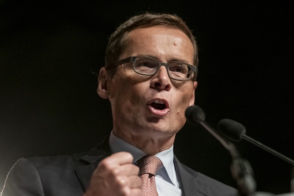 Nationalrat Roger Koeppel, SVP-ZH, spricht an der Delegiertenversammlung der Schweizerischen Volkspartei (SVP) in Volketswil, am Samstag, 27. Oktober 2018. (KEYSTONE/Patrick Huerlimann)