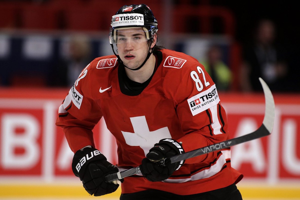 Switzerland's Simon Moser in action during the IIHF Ice Hockey World Championships preliminary round game Switzerland vs Czech Republic at the Globe Arena in Stockholm, Sweden, on Monday, 6 May 2 ...