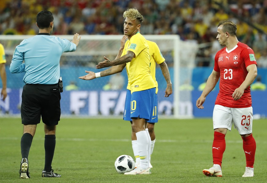 epa06816955 Neymar (C) of Brazil reacts during the FIFA World Cup 2018 group E preliminary round soccer match between Brazil and Switzerland in Rostov-On-Don, Russia, 17 June 2018.
(RESTRICTIONS AP ...