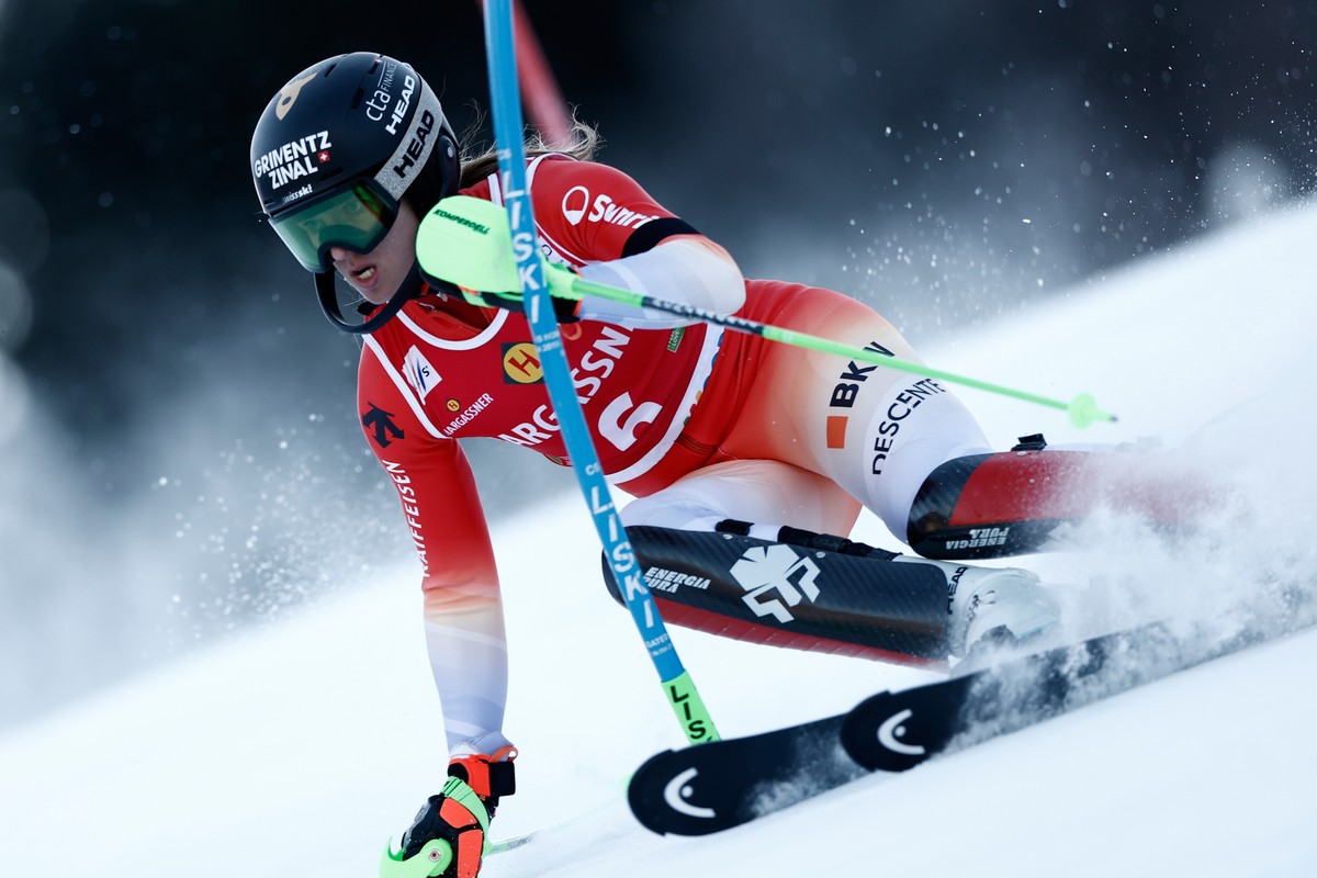 Switzerland's Camille Rast speeds down the course during an alpine ski, women's World Cup slalom, in Kranjska Gora, Slovenia, Sunday, Jan. 4, 2026. (AP Photo/Gabriele Facciotti)
Slovenia Wor ...