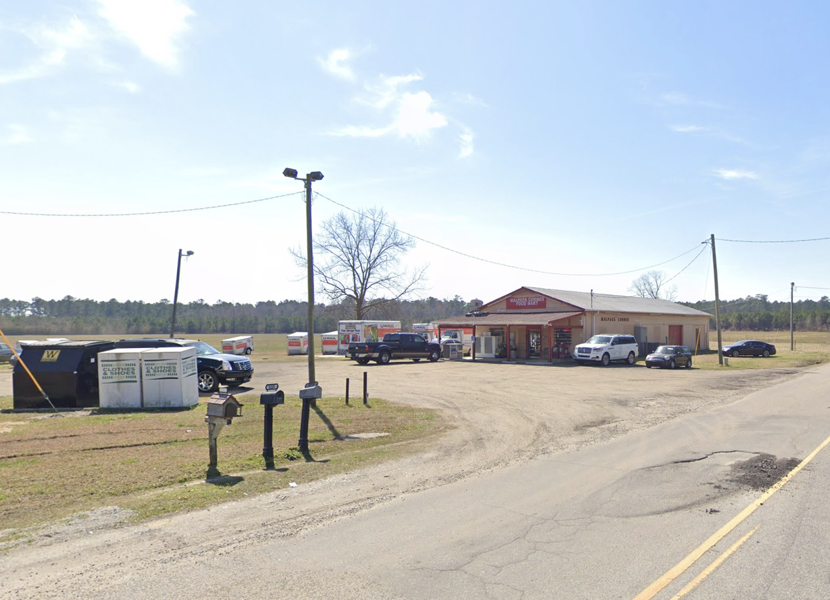 Le Malpass County Corner Store, au carrefour de Malpass Corner Road et de la 421.