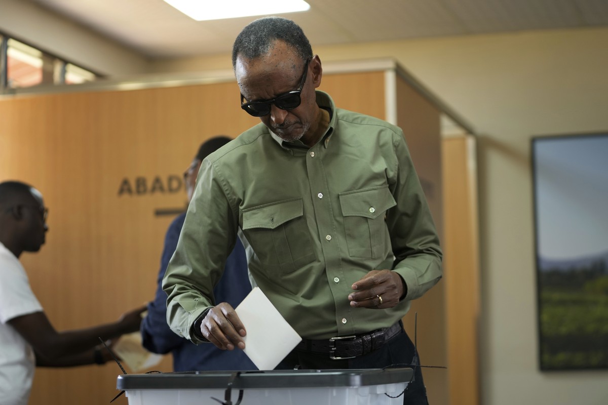 Rwanda's President Paul Kagame casts his vote in a presidential election, in Kigali, Monday, July. 15, 2024. Rwandans are voting Monday in a presidential election that is expected to extend the l ...