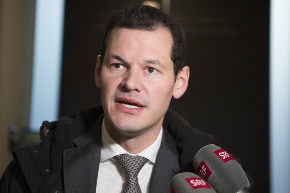 Pierre Maudet, Genfer Staatsrat der FDP Schweiz die Liberalen, erscheint nach einer Sitzung mit der Parteileitung, am Mittwoch, 28. November 2018, in Bern. (KEYSTONE/Peter Schneider)