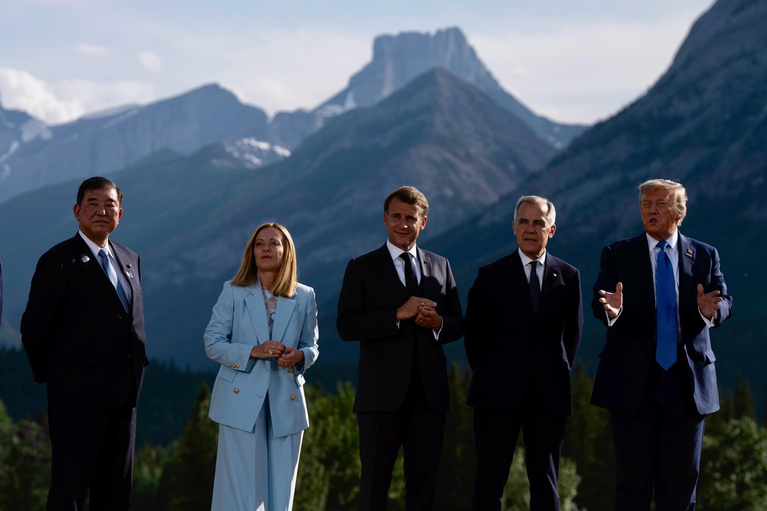 epa12180314 A handout picture made available by the Chigi Palace (Palazzo Chigi) Press Office shows (L-R) Japanese Prime Minister Shigeru Ishiba, Italian Prime Minister Giorgia Meloni, French Presiden ...