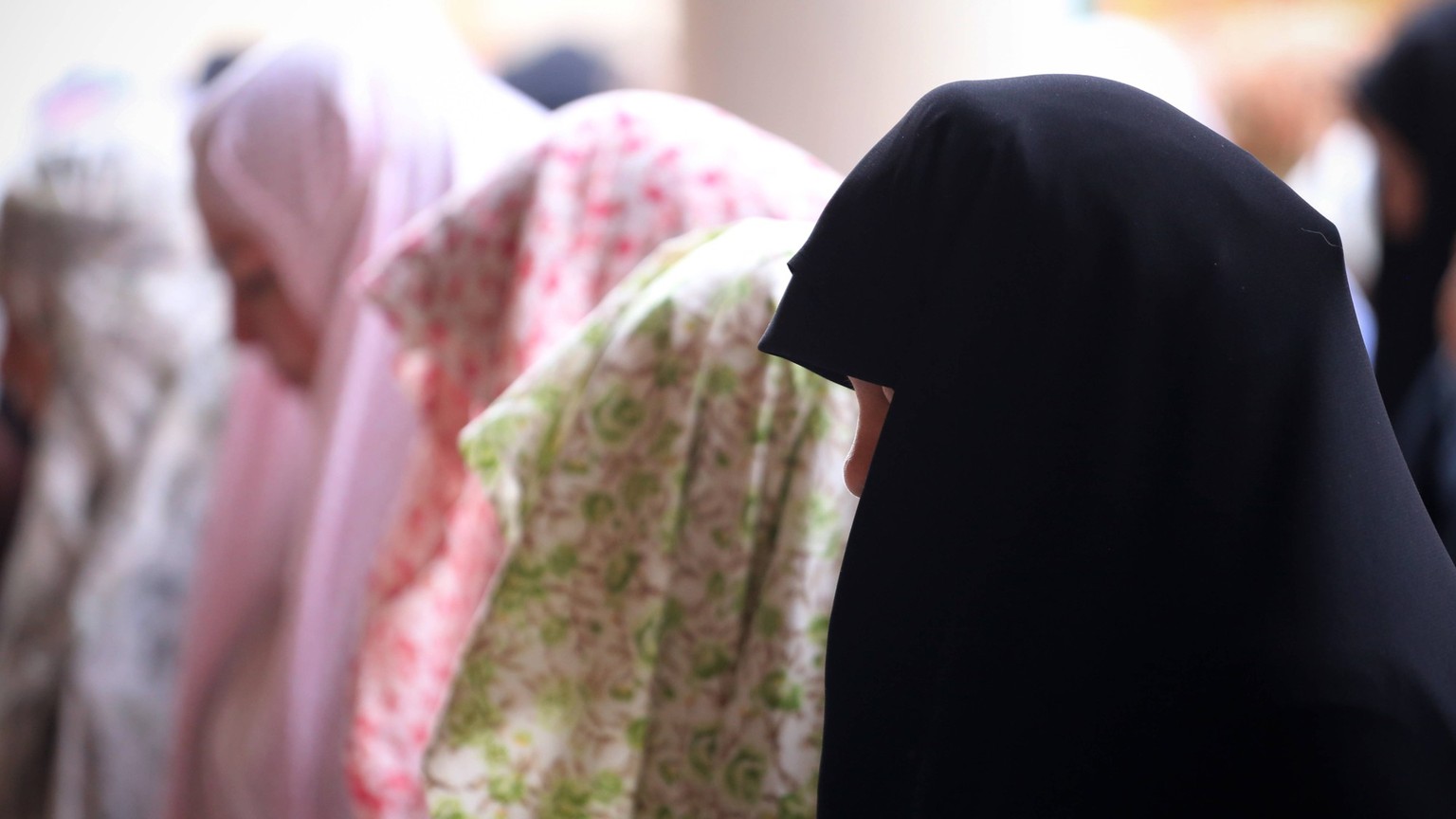 April 10, 2024, Tehran, Iran: Iranian worshippers perform the Eid al-Fitr prayer at a mosque in northern Tehran, marking the end of the Muslim holy fasting month of Ramadan. Muslims across the world s ...
