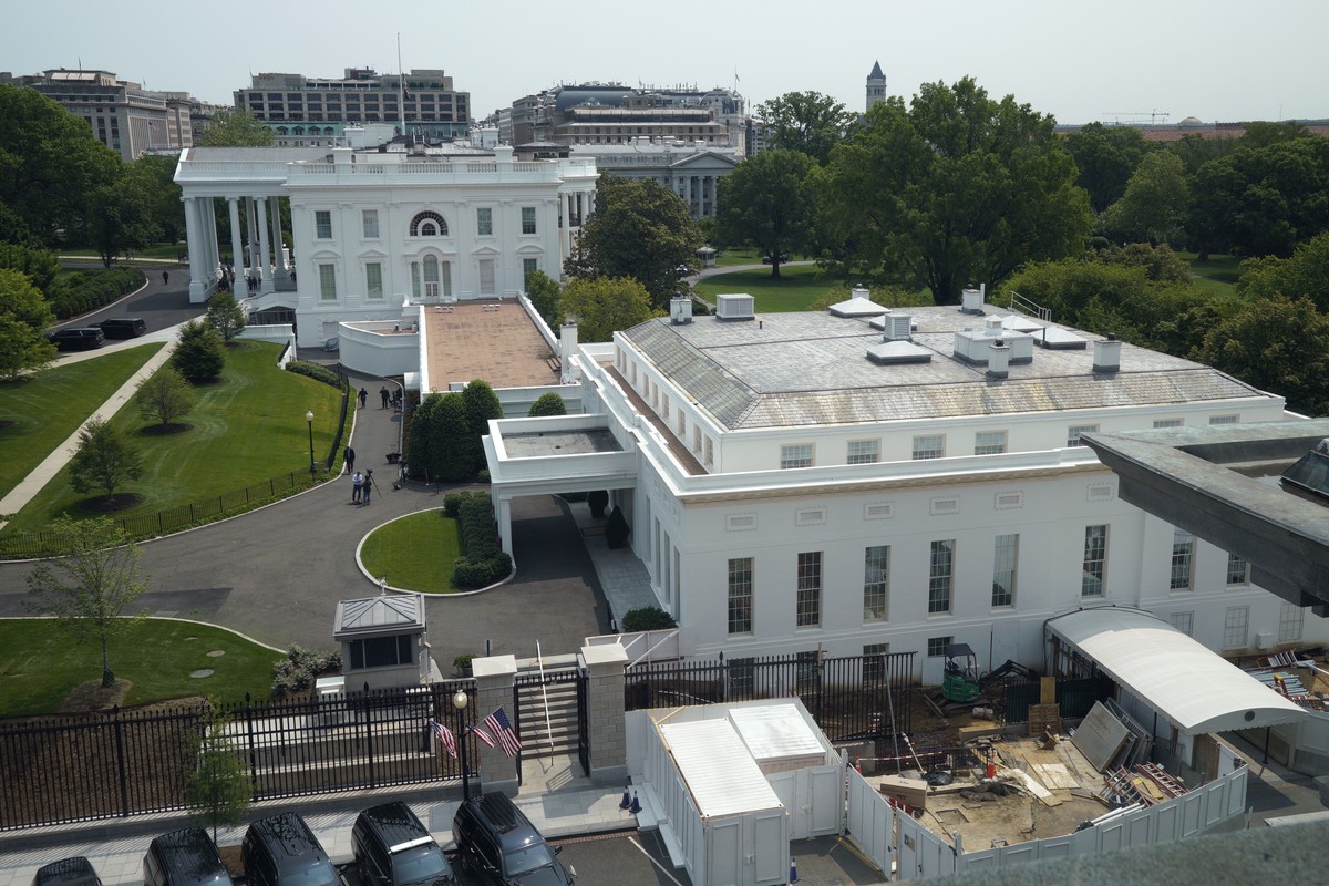 epa10619498 The West Wing of the White House is seen from the Eisenhower Executive Office Building in Washington on May 10, 2023. Photo by Yuri Gripas/ABACAPRESS.COM EPA/YURI GRIPAS / ABACA / POOL