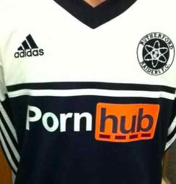 Warum eigentlich nur Red Bull? Wenn Tech-Giganten eigene Fussballteams hätten
Also dieses hier gabs tatsächlich: