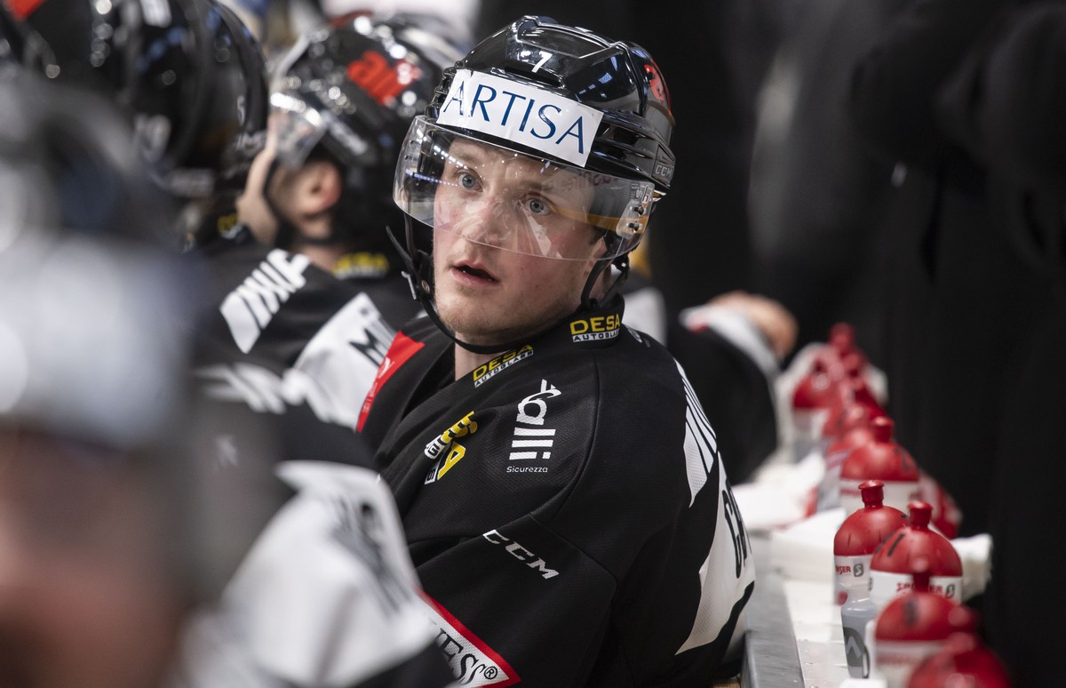 Lugano's player Daniel Carr, during the preliminary round game of National League 2021/22 between HC Lugano against HC Davos at the ice stadium Corner Arrena, Switzerland, Monday, December 20, 20 ...