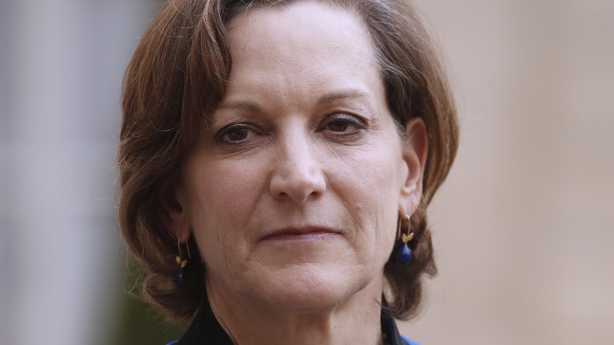 epa07589489 US writer Anne Applebaum leaves the Elysee following his meeting with French President Emmanuel Macron (not pictured) and others European Philosophers and Intellectuals in Paris, France, 2 ...