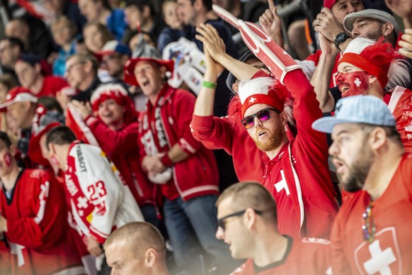 Swiss fans during the game between Switzerland and Italy, at the IIHF 2019 World Ice Hockey Championships, at the Ondrej Nepela Arena in Bratislava, Slovakia, on Saturday, May 11, 2019. (KEYSTONE/Mela ...