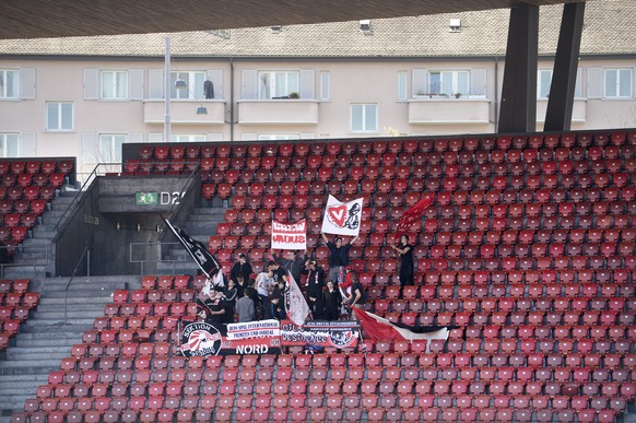 Hurra, hurra, das ganze Land ist da! Die Vaduz-Fans im Letzigrund.