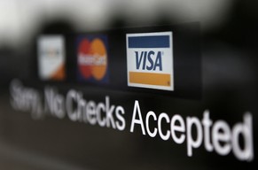 Die Dollarstärke macht dem Kreditkartenanbieter Visa zu schaffen, die Einnahmen legen aber dennoch stark zu.