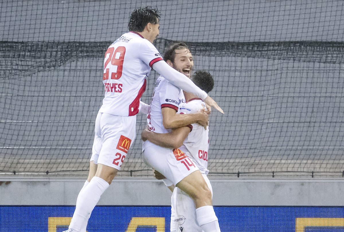 Joie des joueurs valaisans apres le but du 1:0 marque par Theo Berdayes (SIO) lors de la rencontre de football de Super League entre FC Sion et FC Lausanne-Sport le dimanche 25 octobre 2026 au stade d ...