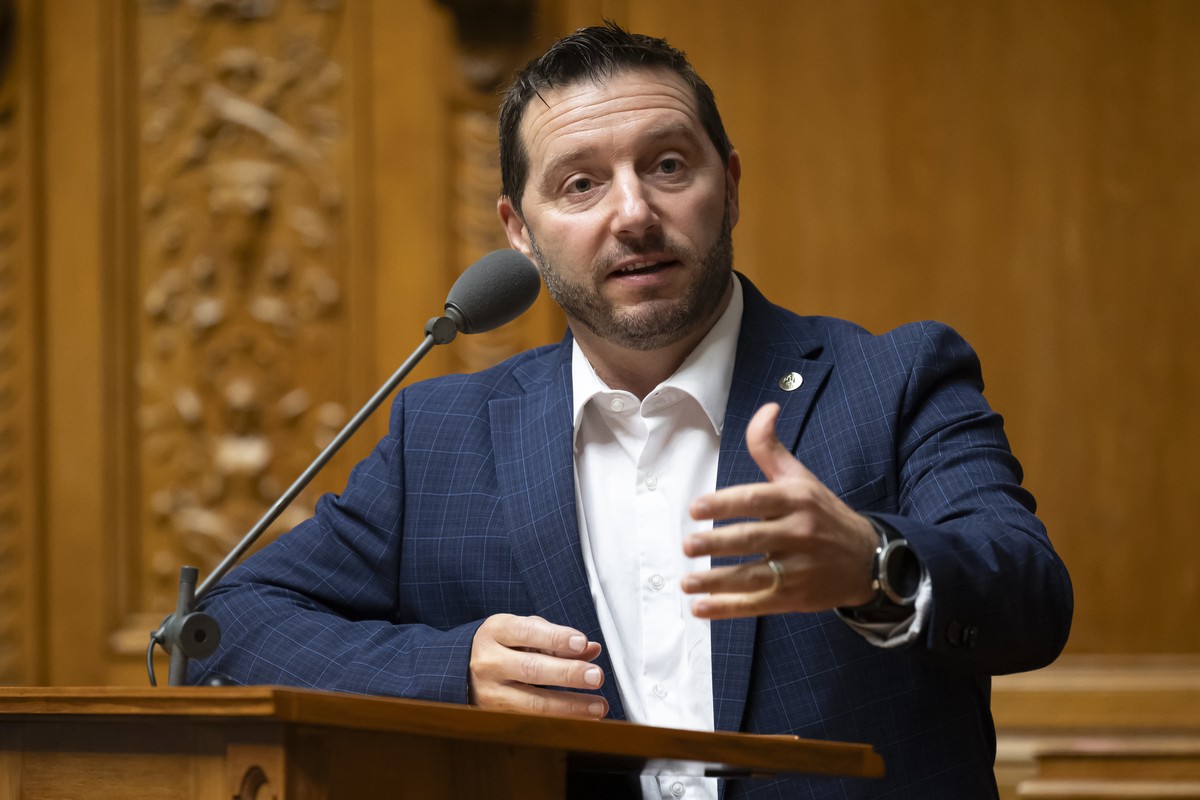Nationalrat Yvan Pahud, SVP-VD, spricht waehrend der Herbsession der Eidgenoessischen Raete, am Donnerstag, 18. September 2025 im Nationalrat in Bern. (KEYSTONE/Anthony Anex)