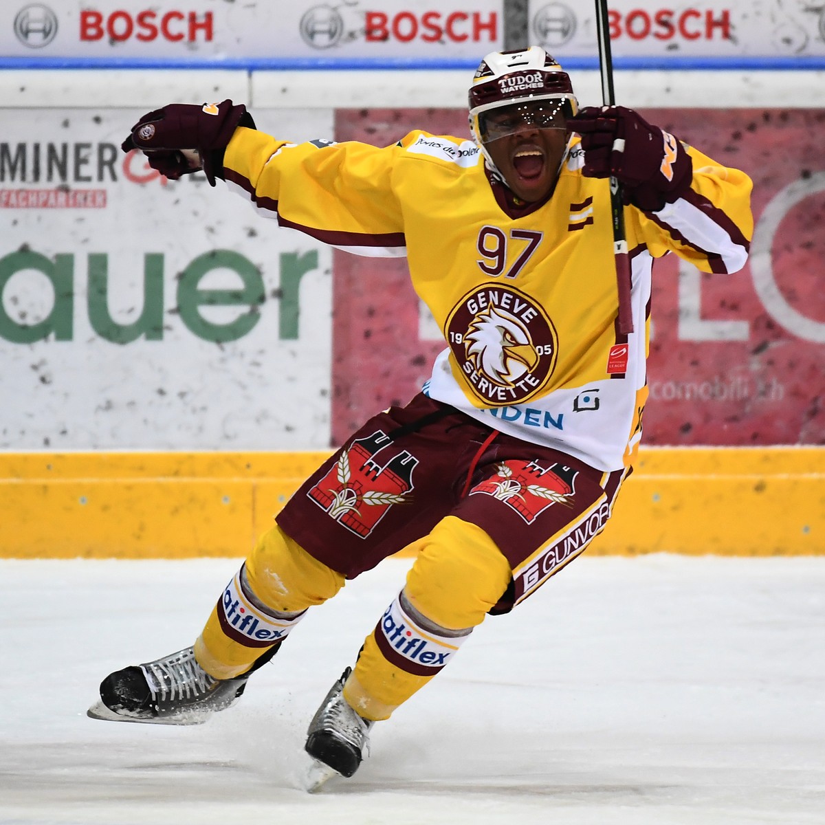 Geneve-Servette's player Auguste Impose celebrates the 1-2 goal, during the preliminary round game of National League A (NLA) Swiss Championship between HC Ambri Piotta and Geneve Servette HC, at ...