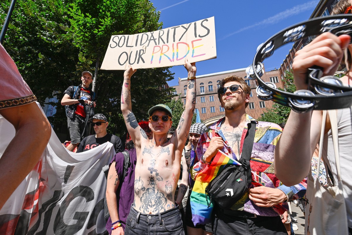 epa12202988 Participants attend the Budapest Pride march in Budapest, Hungary, 28 June 2025. Thousands of people gathered at the Pride march despite a law passed earlier this year banning Pride events ...