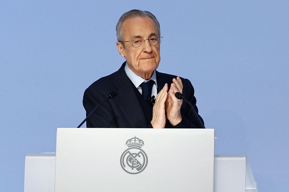 epa12543815 Real Madrid's president Florentino Perez gives a speech during the general ordinary assembly in Madrid, Spain, 23 November 2025. Real Madrid announced a change in their corporate mode ...