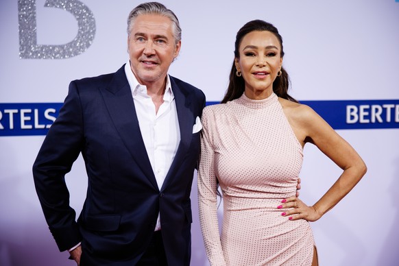 epa12370152 German advertising icon Verona Pooth (R) and her husband Franjo Pooth attend the Bertelsmann Party 2025 in Berlin, Germany, 11 September 2025. EPA/CLEMENS BILAN