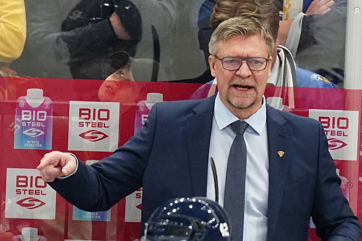 Finland's head coach Jukka Jalonen gestures during the quarterfinal match between Canada and Finland at the ice hockey world championship in Tampere, Finland, Thursday, May 25, 2023. (AP Photo/Pa ...
