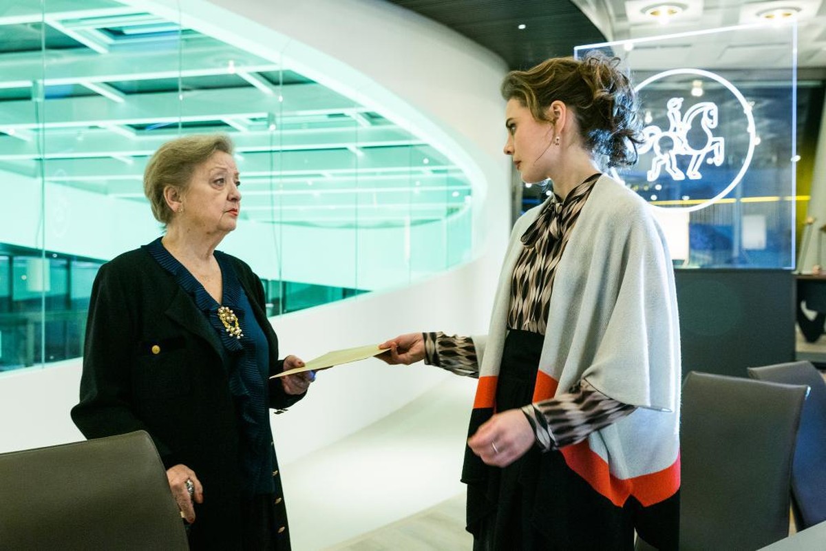 Machtkampf zwischen Grossmutter und Enkelin: Sybille Brunner als Mathilde Chevalier und Elisa Plüss als Claire Chevalier