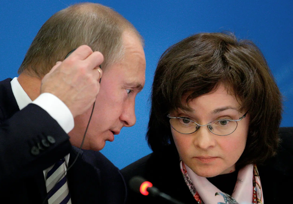 Putins Frau für den Rubelkurs: Nabiullina mit dem russischen Präsidenten Wladimir Putin auf einer Aufnahme von 2008.